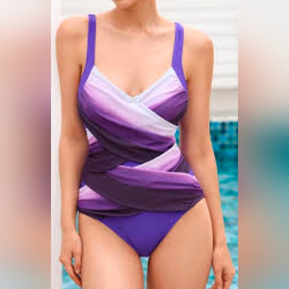 Shades Of Purple Gradient Women's One Piece Swimsuit
